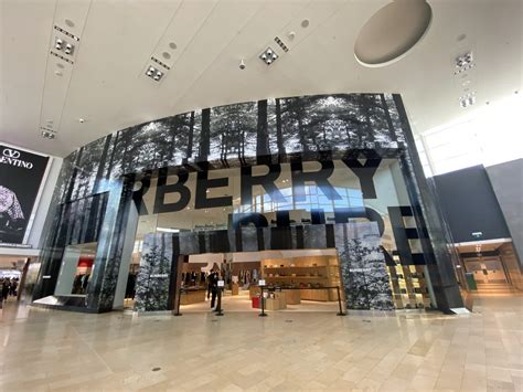 Burberry yorkdale toronto